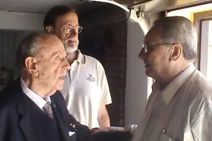 Antas Fraga saluda al ex presidente de la Xunta, Manuel Fraga.