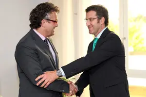   N&uacute;&ntilde;ez Feij&oacute;o y Ryszard Schnepf durante su reuni&oacute;n. 