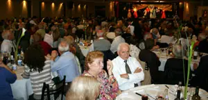 Panorámica del salón, durante el banquete por el 99º aniversario.