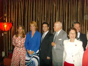 Victoria Cristóbal, Esperanza Aguirre y José Luis Beato asistieron al acto en el centro comercial.