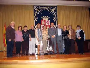 El director de Políticas Migratorias y Cooperación al Desarrollo, Félix Colsa, con algunos de los asistentes al acto.