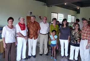 Maribel Alonso de Cerezo, José Luis Cerezo, presidente CRV; Dámaso de Lario, embajador de España; Manuel Luis Rodríguez, consejero de Trabajo e Inmigración; Lourdes Burdiel de Lario y su hija Carmen; Lucía Chicote, consejera de Cultura, Esther