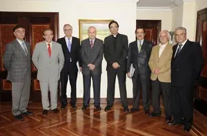 José Ramón Ónega –4º izda.–, junto a los asistentes al encuentro de la pasada semana en Madrid.