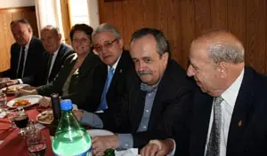 Luis Martínez, ex presidente de Casa Galicia; Daniel Vigo, secretario general de la Federación de Sociedades Españolas; Julio Martínez, presidente del Centro Gallego; Dora Pegito, presidenta de Vedra; y Marcial Sánchez.
