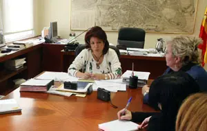 Un momento del encuentro de Pin con la prensa.