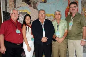 El presidente Morales –centro–, escoltado por sus cuatro vicepresidentes: Fernando Felipe, Nathalie Afonso, Nicolás González y Francisco José Correa.