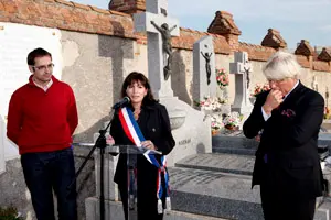 Anne Hidalgo, durante su intervención en Fuencarral en presencia de Sergio Gutiérrez y Bruno Delaye.