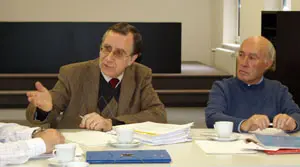 Francisco Ruiz, durante la reunión de los CRE.