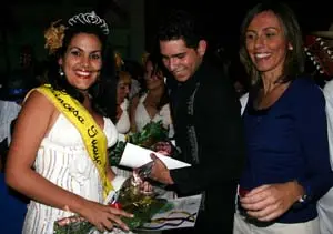 La comisionada premió a los Príncipes de las Tradiciones Canarias de Cuba