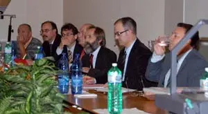  Mesa de los ponentes en la segunda asamblea informativa del Consejo de Residentes Españoles en Berna-Basilea.