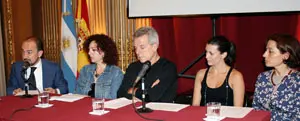  De izda. a dcha., Miguel Angel Villanueva, Mar Marín, Víctor Laplace, Antonella Costa y María José Ramudo.