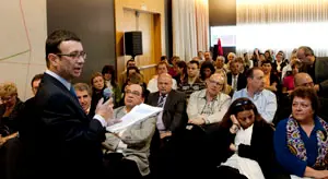  Un momento da intervenci&oacute;n de Andr&eacute;s Castro, representante da Xunta.