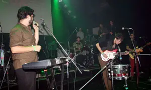  Pony Bravo, durante su presentación en ‘Niceto Vega’.