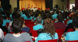 Manuel Fernández de la Cera presidió el acto de clausura de la Escuela de Asturianía.
