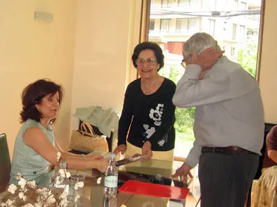  La directora general se reunió con los miembros de la Agrupación Winnipeg.