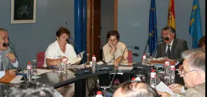 El Pleno del Consejo de Comunidades Asturianas, presidido por Ramos, Ordiz y de la Cera.