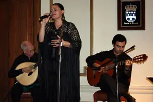 Mar&iacute;a do Ceo, durante su actuaci&oacute;n en el &lsquo;Hogar de Ribadumia&rsquo;. 