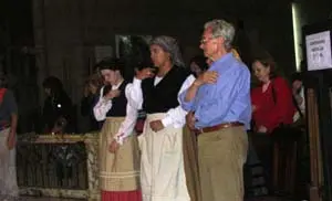 Varios socios del Centro Asturiano de Buenos Aires, en la Basílica que alberga a la patrona de Argentina. 
