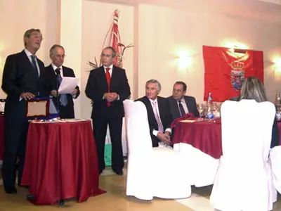 Un momento del acto de entrega de los premios ‘Populares’, durante la cena organizada por el Hogar de Ávila.