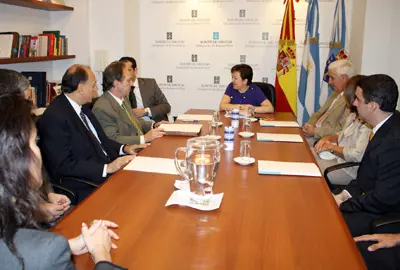  Pilar Farjas, durante la reuni&oacute;n con los profesionales del Hospital.