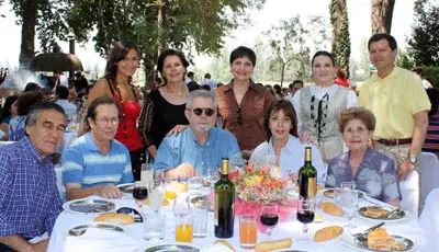  La comunidad gallega celebr&oacute; la festividad de los Reyes Magos con una comida en el campo.