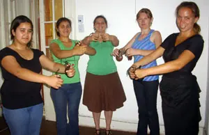 Clases de danza y castañuelas organizadas en la entidad.