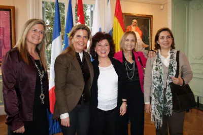 Victoria Cristóbal., con Eva Maqueda y las diputadas de la Asamblea de Madrid que la acompañaron a Montpellier.
