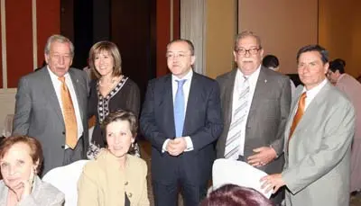 Con algunos de los miembros de la Agrupación Castellano y Leonesa de México.