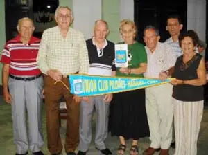 Varios de los miembros del Club Piloñés en La Habana, durante la entrega de los galardones.