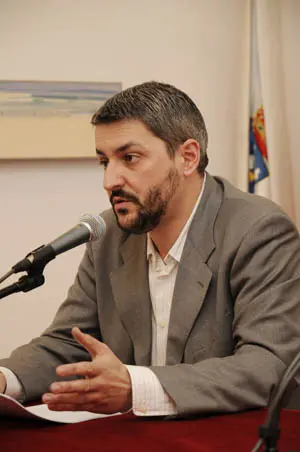 El escritor y crítico Mario Crespo, durante la conferencia.