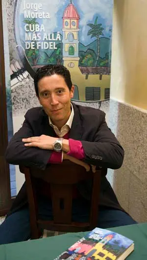 El escritor salmantino Jorge Moreta.