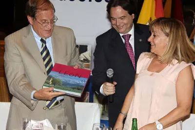 Isabel Carrasco, durante el acto con los empresarios.