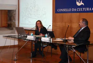  Marina Luisa Sobrino, que fue presentada por el presidente del Consello, Ram&oacute;n Villares, durante su intervenci&oacute;n.