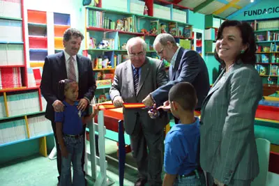  El presidente del Principado en visitó el proyecto \'La Escuela de la Mosca\'.