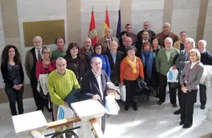 Los asistentes al encuentro con la Diputación de Palencia posaron todos juntos en el Palacio provincial.