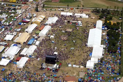 La campa de Villalar acogió a miles de personas el día de la Comunidad.