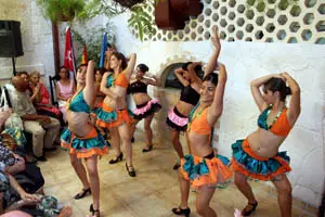  Actuación de ‘Las Chunguitas de Castropol’.    