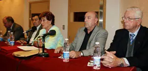  De izda. a dcha.: Bernardo Rey, Evaristo Oro&ntilde;a, Mar&iacute;a Teresa Michel&oacute;n, Antonio Iglesias y Jos&eacute; Luis L&oacute;pez.