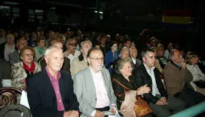 Dirigentes de la Federación y de organismos de derechos humanos de Argentina y España, en el teatro Bambalinas.
