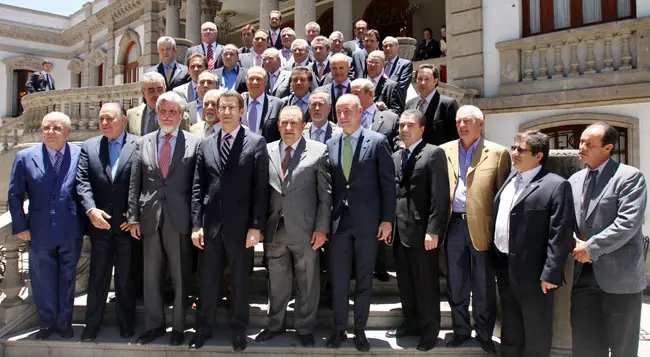  El presidente de la Xunta, Alberto N&uacute;&ntilde;ez Feij&oacute;o, posa con los empresarios gallegos de M&eacute;xico.