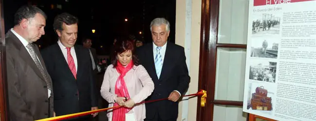  Pilar Pin inaugura la exposici&oacute;n \'Memoria Gr&aacute;fica de la Emigraci&oacute;n Espa&ntilde;ola\'.