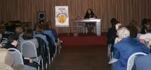 Men&eacute;ndez, durante su conferencia en el sal&oacute;n principal del &lsquo;Club Espa&ntilde;ol&rsquo;.
