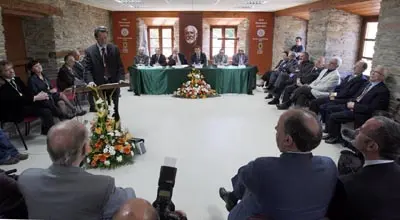  Un momento de la sesi&oacute;n de la Real Academia Galega. 