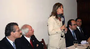  Elena Bastidas, en un momento de su intervenci&oacute;n. 