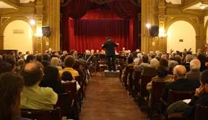  Un momento de la actuación de la Sinfónica de Buenos Aires en el teatro Alejandro Casona del Centro Asturiano. 