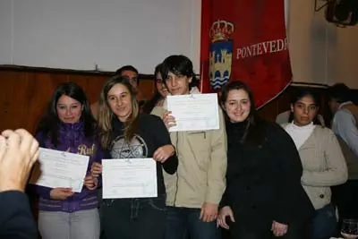  Entrega de diplomas en el acto de la Uni&oacute;n de Sociedades Gallegas.