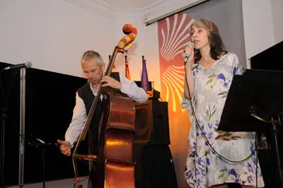   Maite Dono y Baldo Mart&iacute;nez, durante su actuaci&oacute;n.