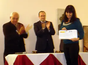  Un momento de la entrega de los diplomas.
