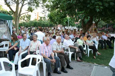  Parte do p&uacute;blico asistente &aacute; Festa de Mollet. 