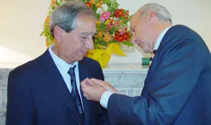 José Pérez Rial –izda.–, con el cónsul de São Paulo, Manuel Fairén, tras la entrega del galardón.